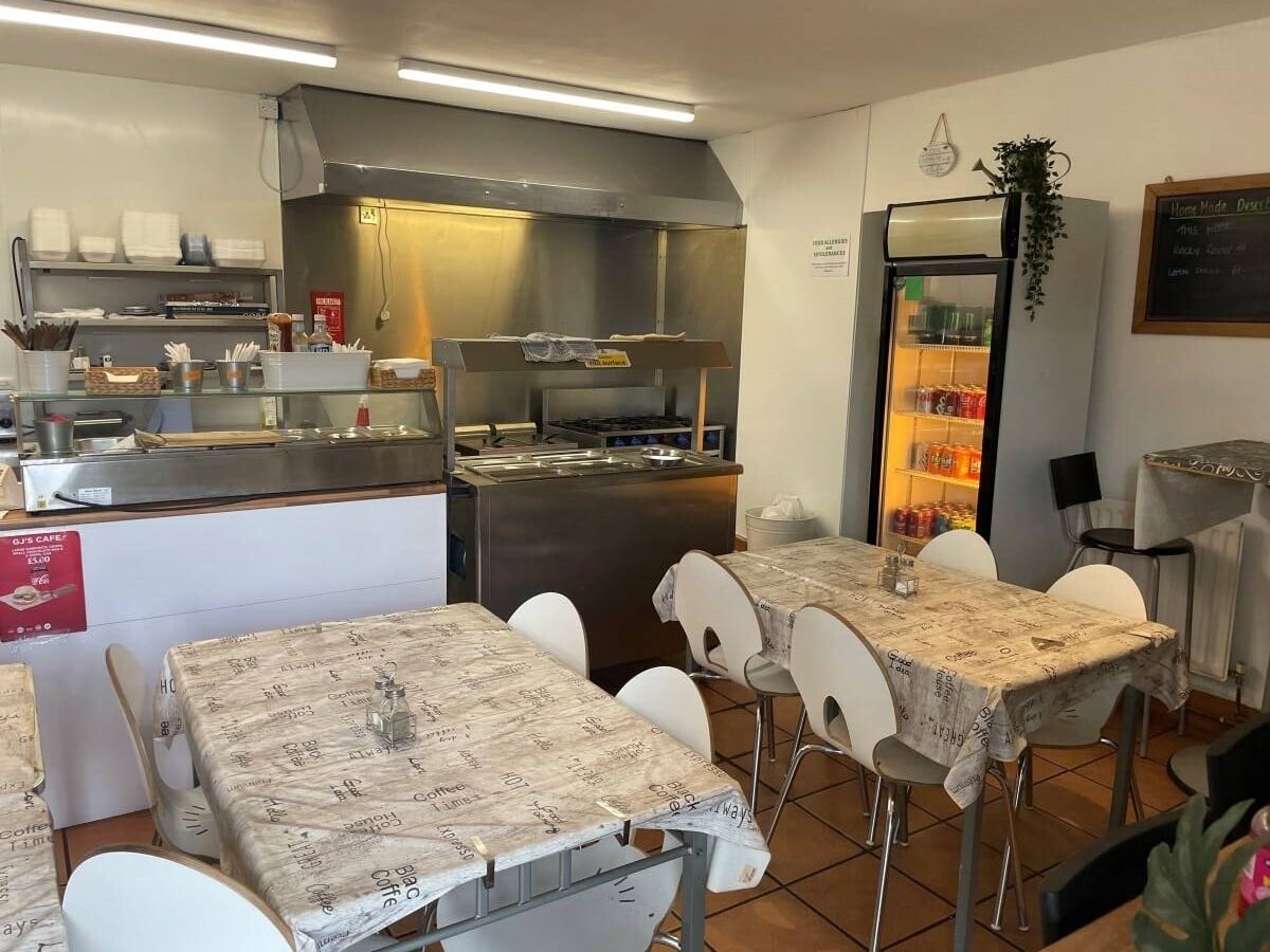 Well established cafe for sale with Sensible rent and ZERO business rates Photo 3