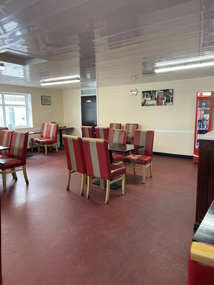 Freehold cafe with flat for sale Photo 4