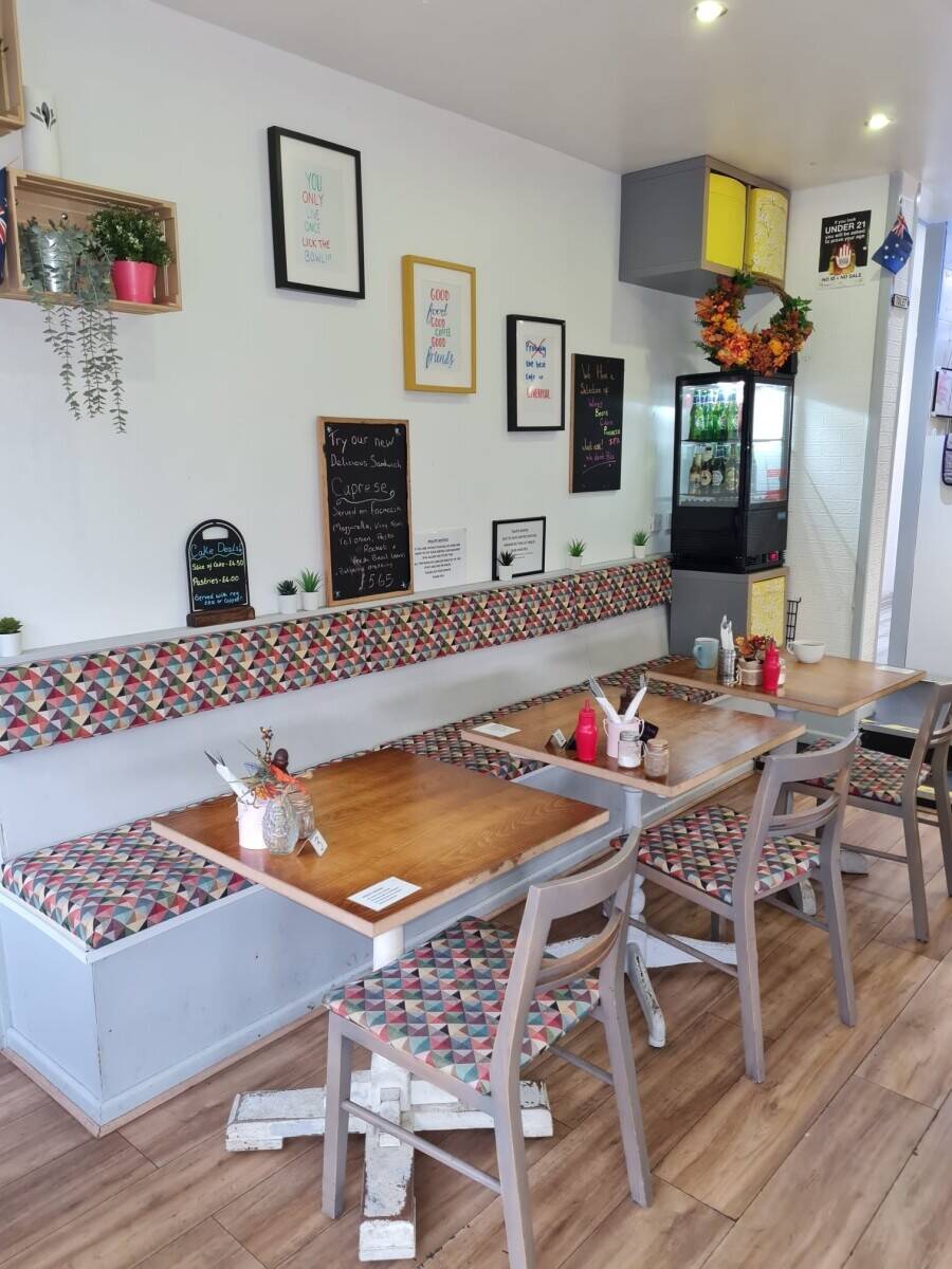 Busy family cafe for sale Photo 3