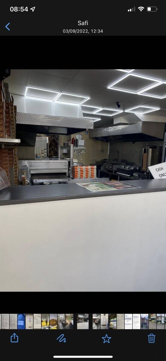 Newly refurbished shop for sale Photo 3