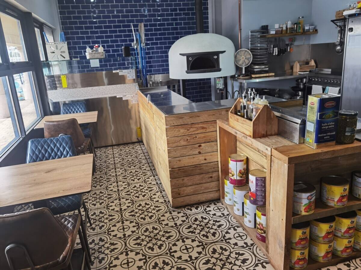 Leasehold Pizzeria for Sale in Milford Haven, Pembrokeshire