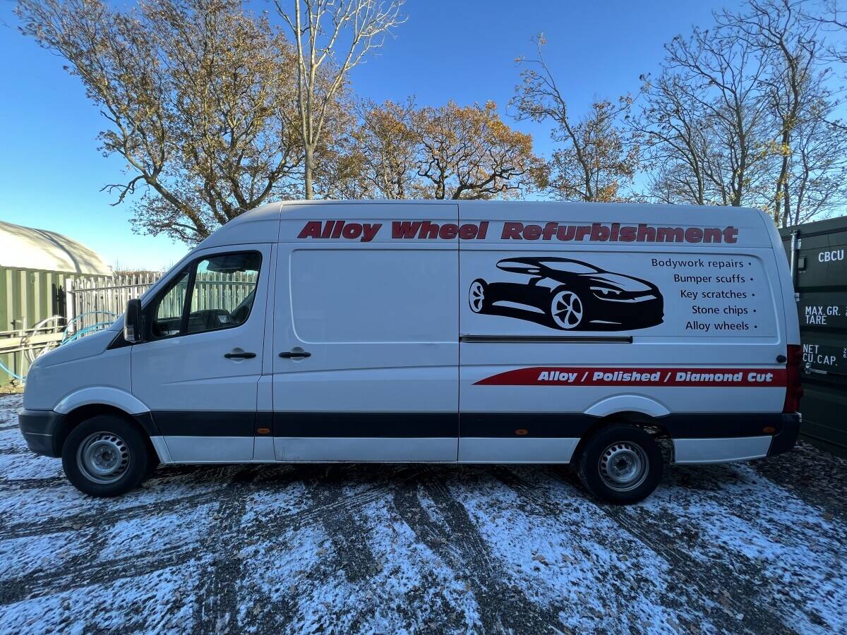 Mobile alloy wheel and smart repair van Photo 3