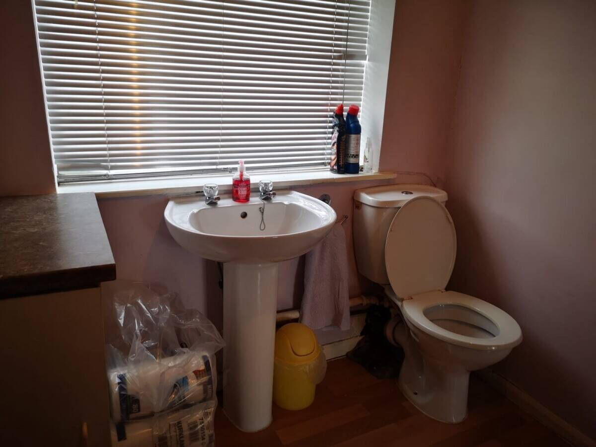 A Very Well Established Hair and Beauty Salon with Huge Potential Photo 3