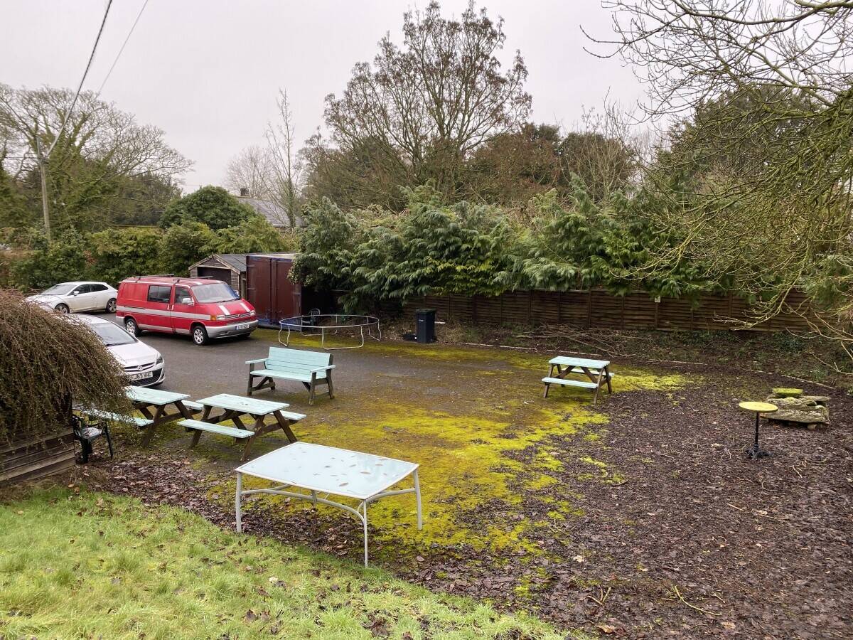 WILTSHIRE - VILLAGE FREE HOUSE WITH LETTING POTENTIAL
