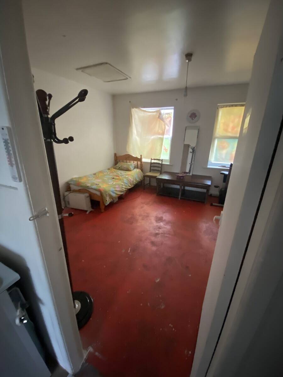 Pizza shop for sale in Heckmondwike Photo 4