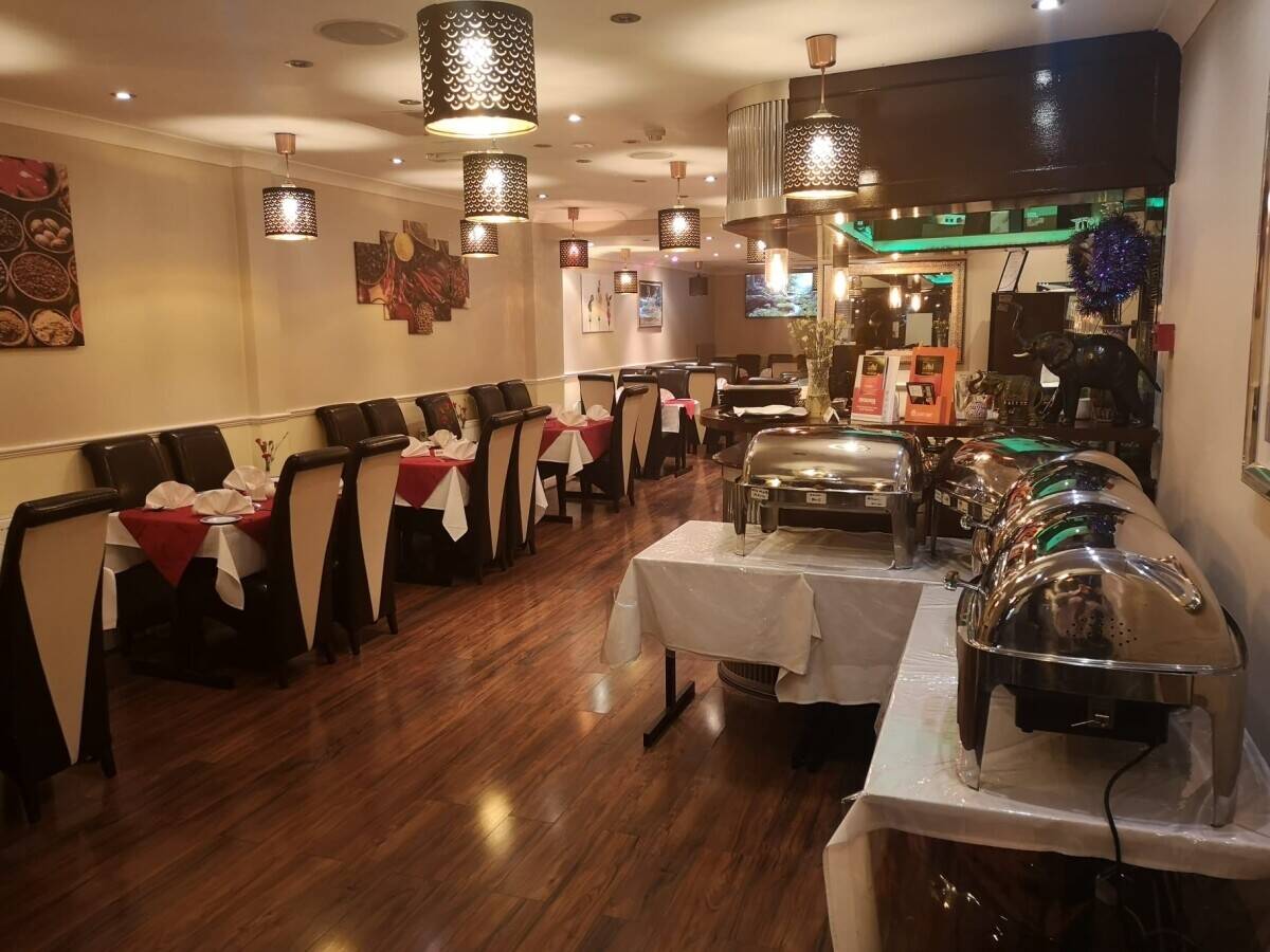 Restaurant & TakeAway for sale in Enfield London (Long Lease) Photo 3