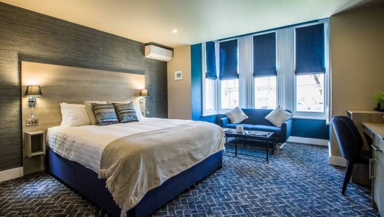 Refurbished and profitable 19 bedroom (all en-suite) limited service accommodation business on Bournemouth's renowned West Cliff Photo 3