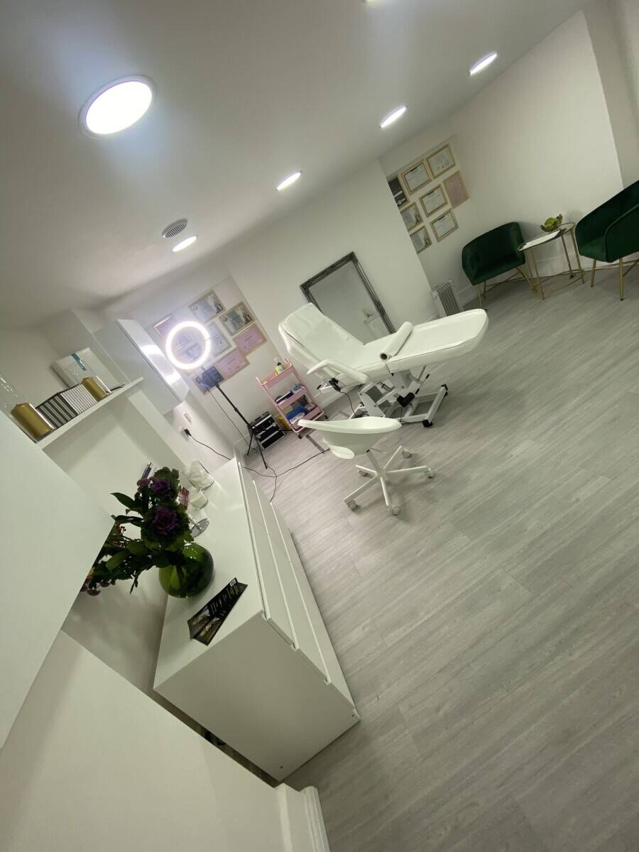 Beauty salon and Aesthetics clinic for sale in Finsbury Park