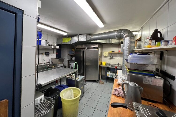 Takeaway Premises To Let - Johnstone