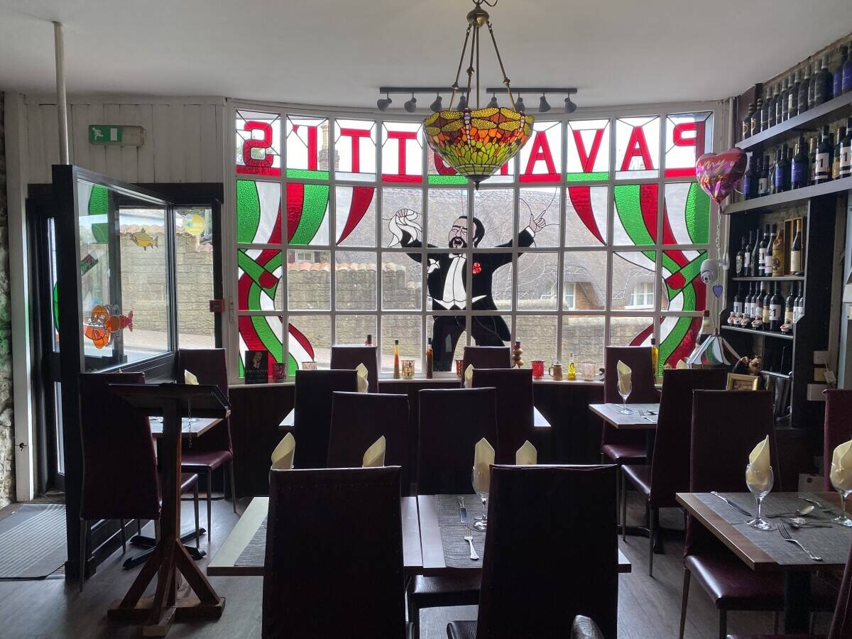 Italian restaurant + flat in a prime location