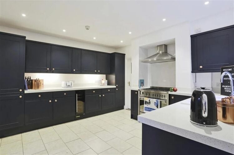 A PROVIDER OF HIGH-QUALITY CLEANING AND HOUSEKEEPING SERVICES
