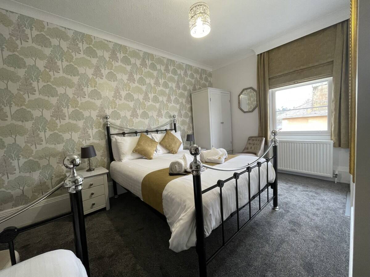Beautiful guest house in Torquay for sale