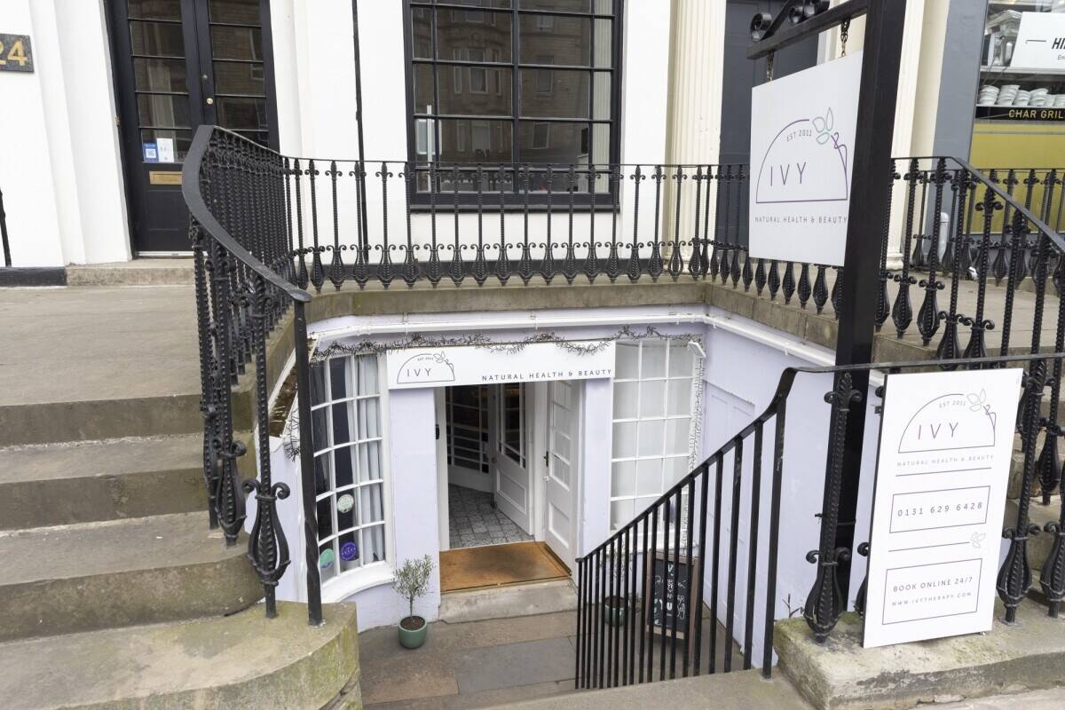 Established award-winning salon for sale in Edinburgh Photo 3