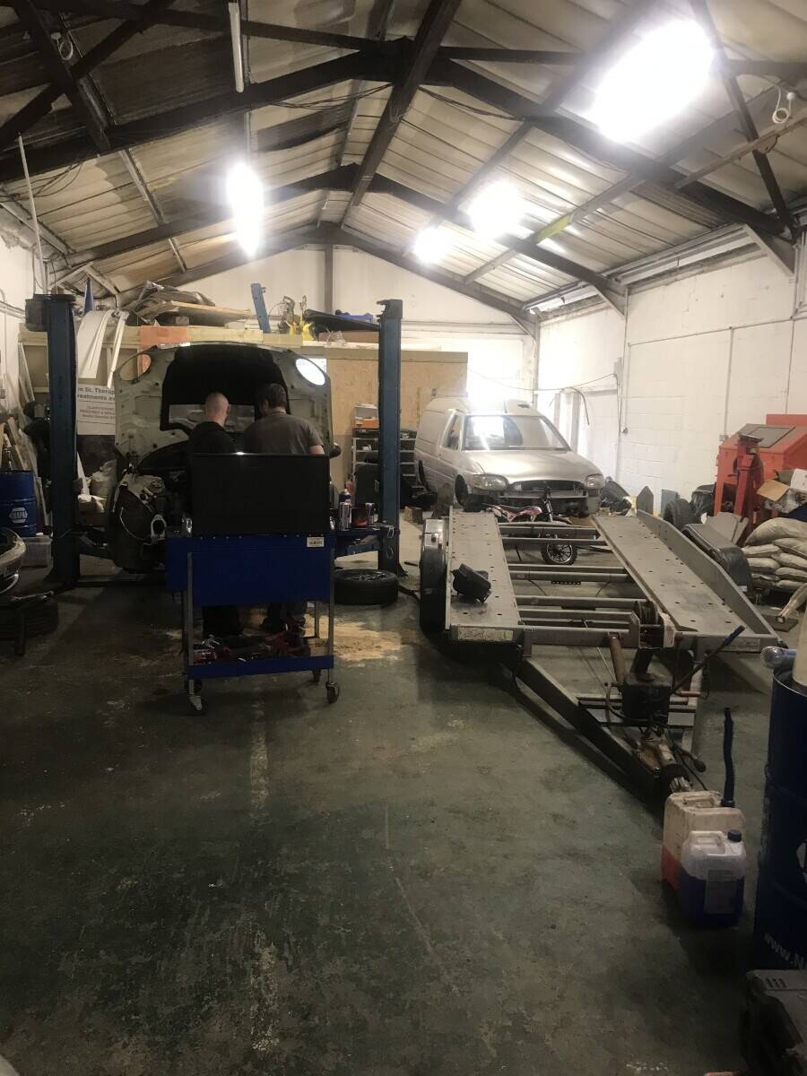 MOT Garage and repair shop Photo 3