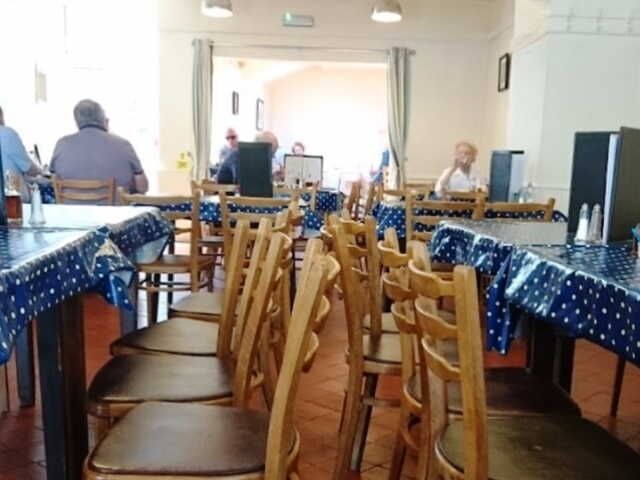 Traditional Fish And Chips Shop With Fully Fitted Kitchen Suitable For A Wide Variety Of Cuisines for Sale Photo 3