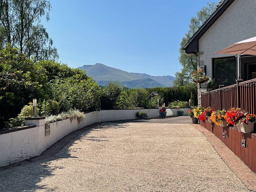 Fantastic Lifestyle Business Large Highland Villa with 2 Lodges overlooking the Nevis Mountain Range Photo 3