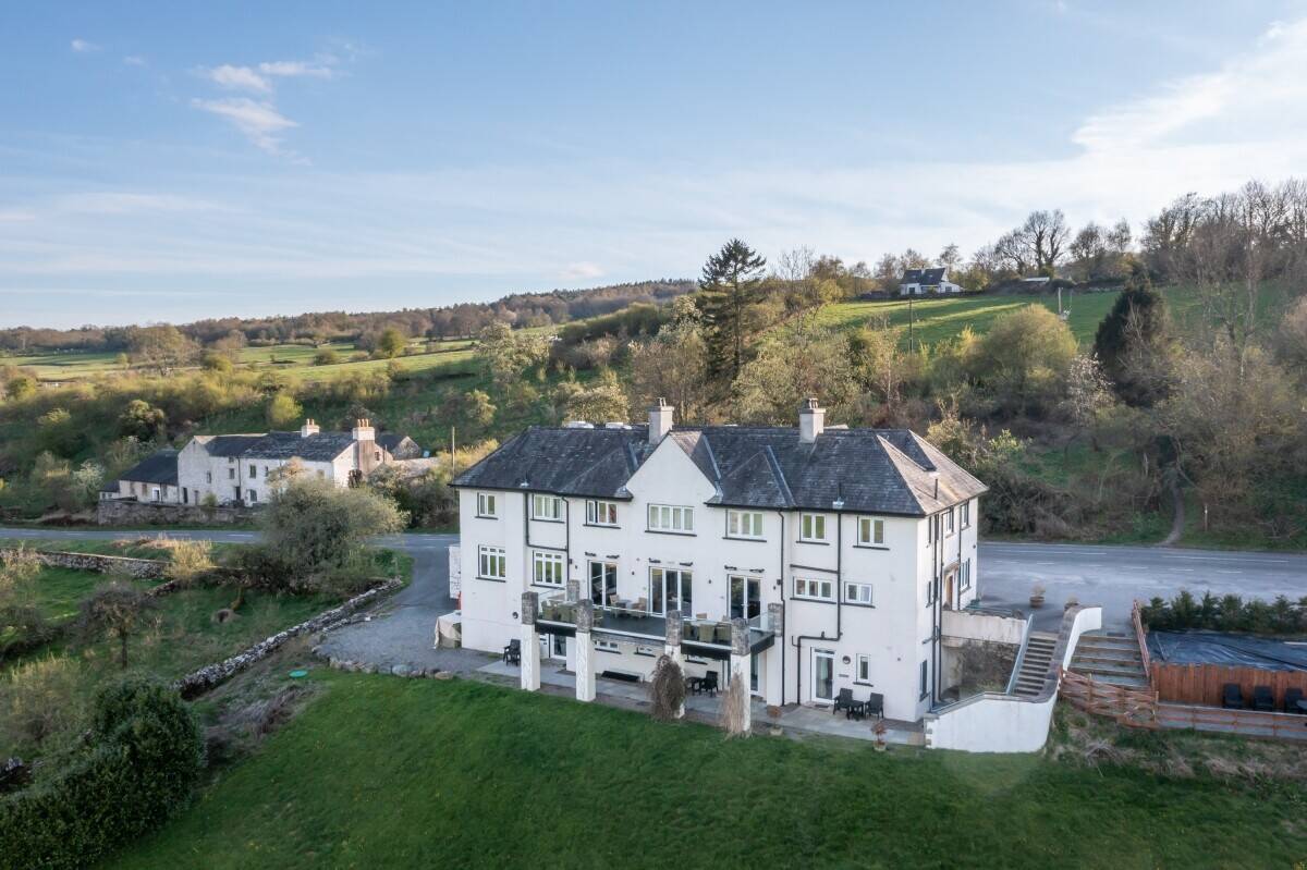 Within the Lake District, currently trading as a Holiday Let, annual income of circa £200,000. Photo 3