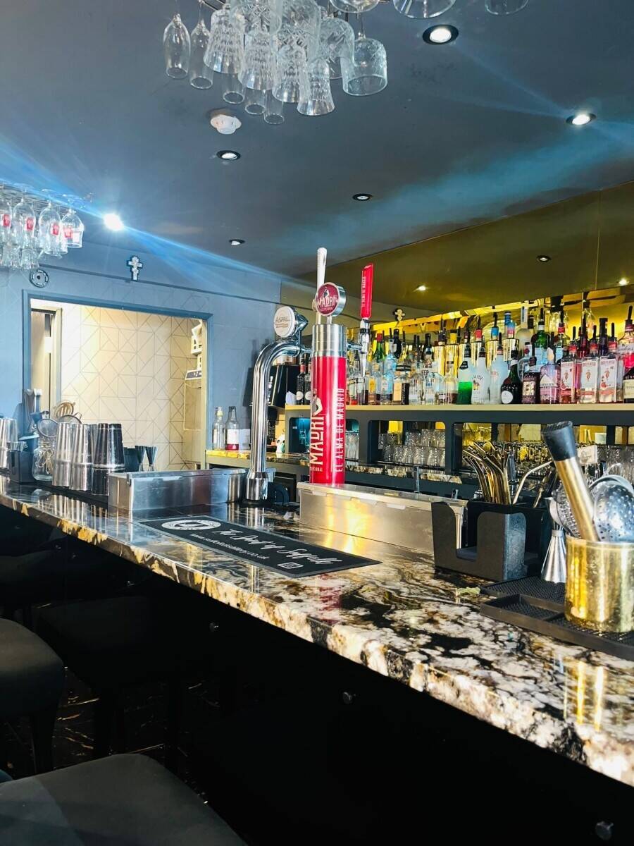 Cocktail Bar Colchester Essex High Street contact number 07944064986 Photo 3