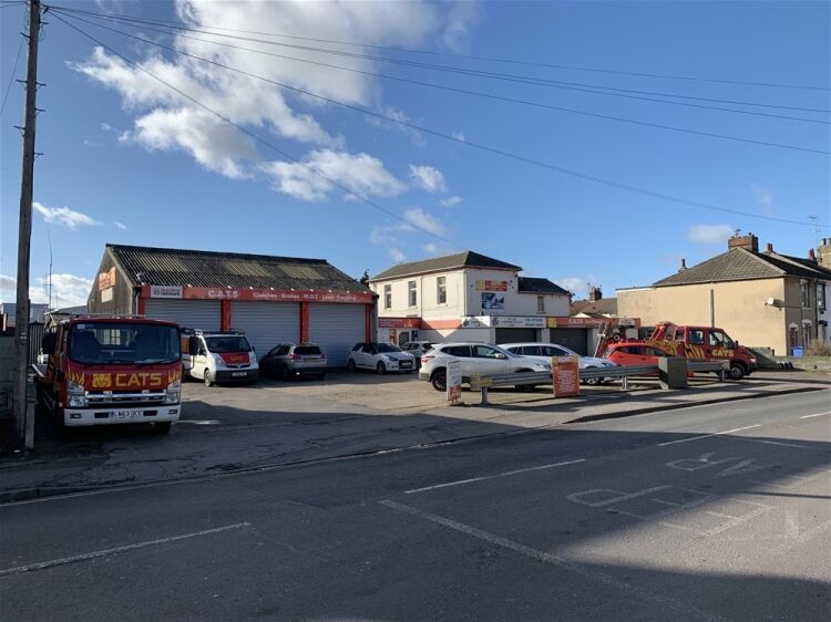 FREEHOLD  VEHICLE BREAKDOWN RECOVERY & MOT CENTRE IN EAST ANGLIA Photo 3