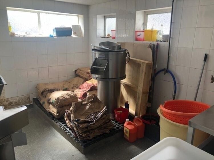 Freehold Investment Opportunity Located In Hayle Photo 3