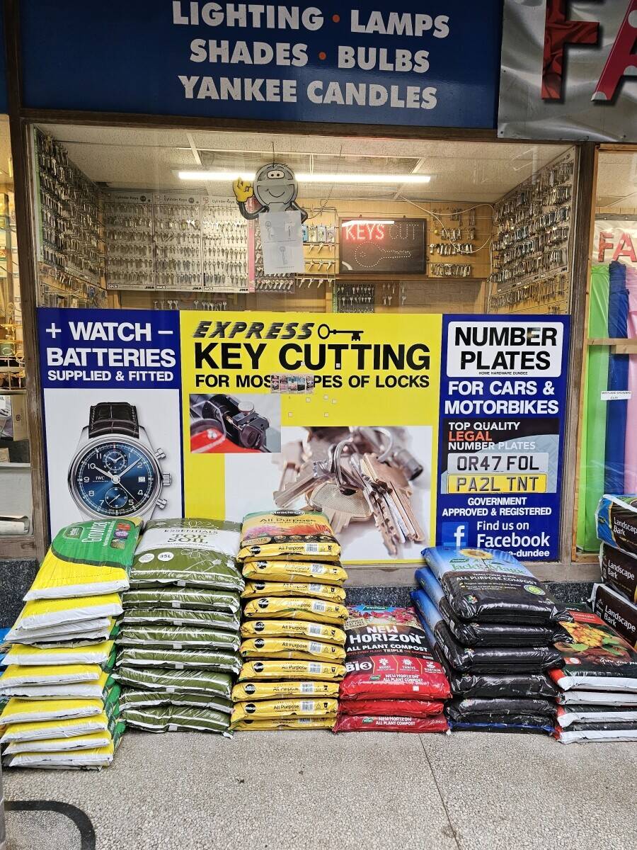 WELL ESTABLISHED HARDWARE/DIY AND FABRIC STORE IN DUNDEE CITY CENTRE Photo 3