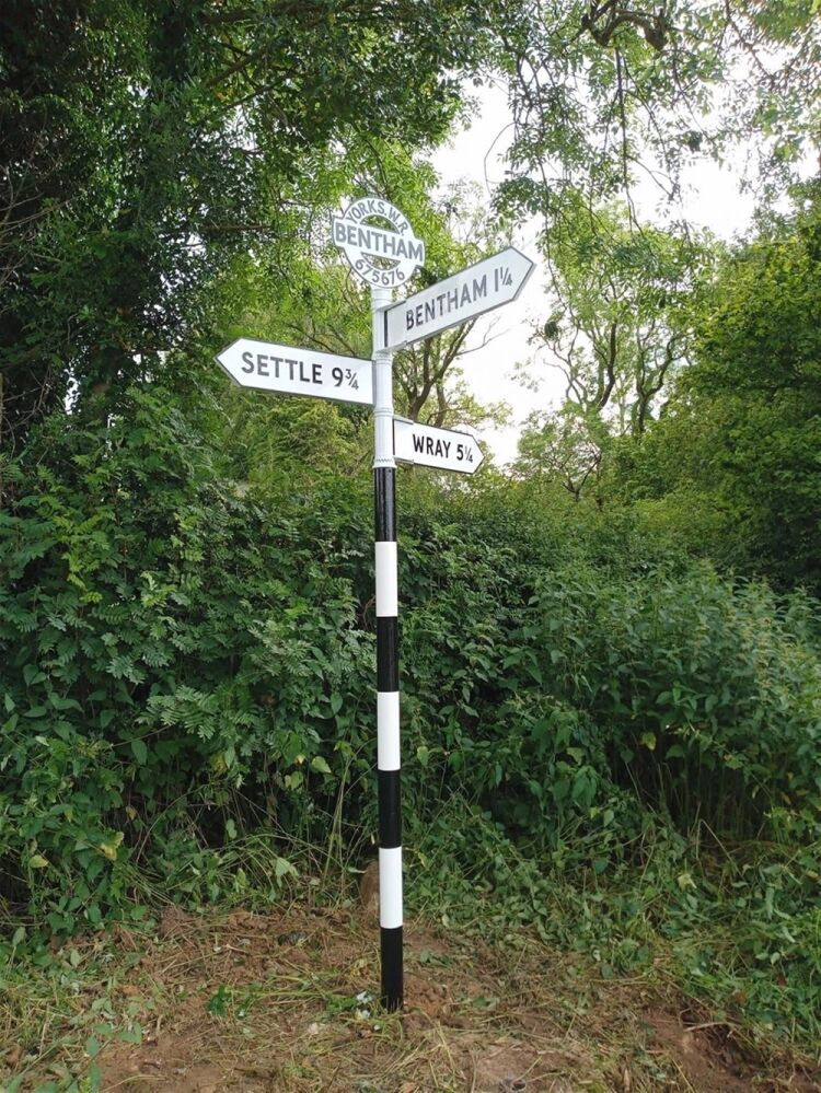 SPECIALIST RESTORATION AND MAINTENANCE OF HISTORIC / TRADITIONAL ROAD SIGNAGE