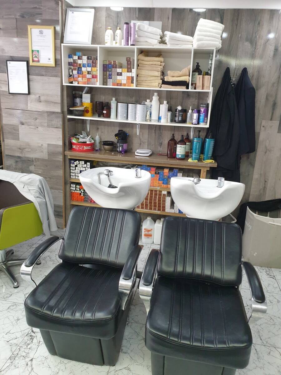Hairdressers in Cheshunt/Waltham Cross with Beauty Room