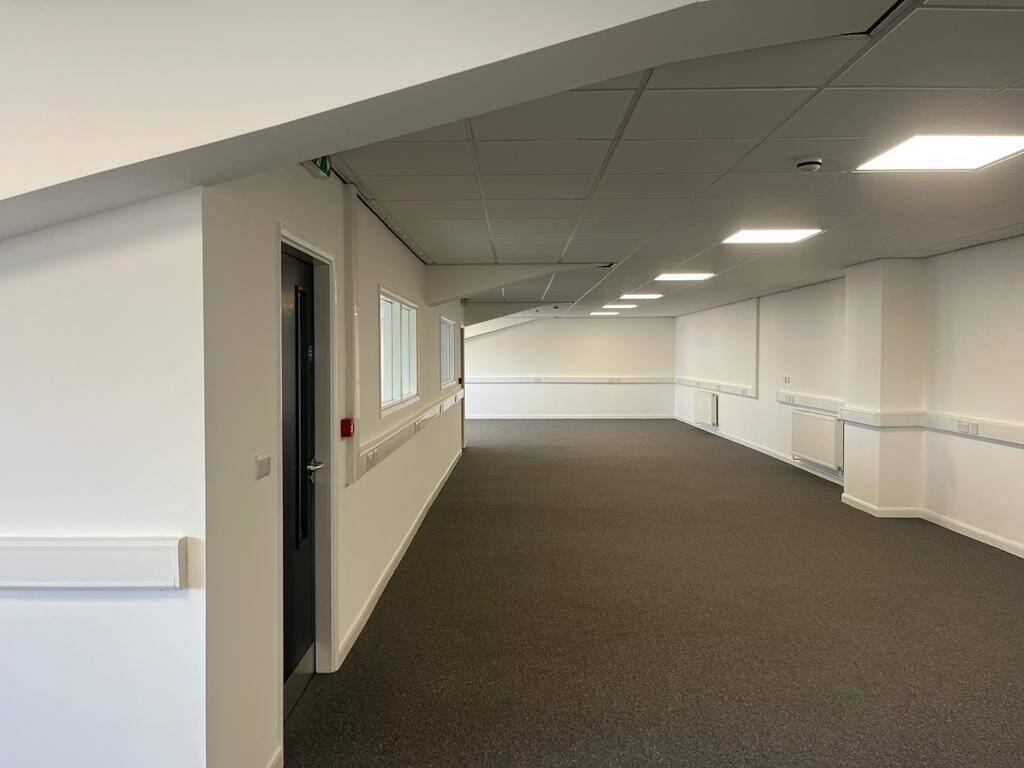 Warehouse/Storage Facility With Yard And Customers In Abingdon, Oxford For Sale Photo 3