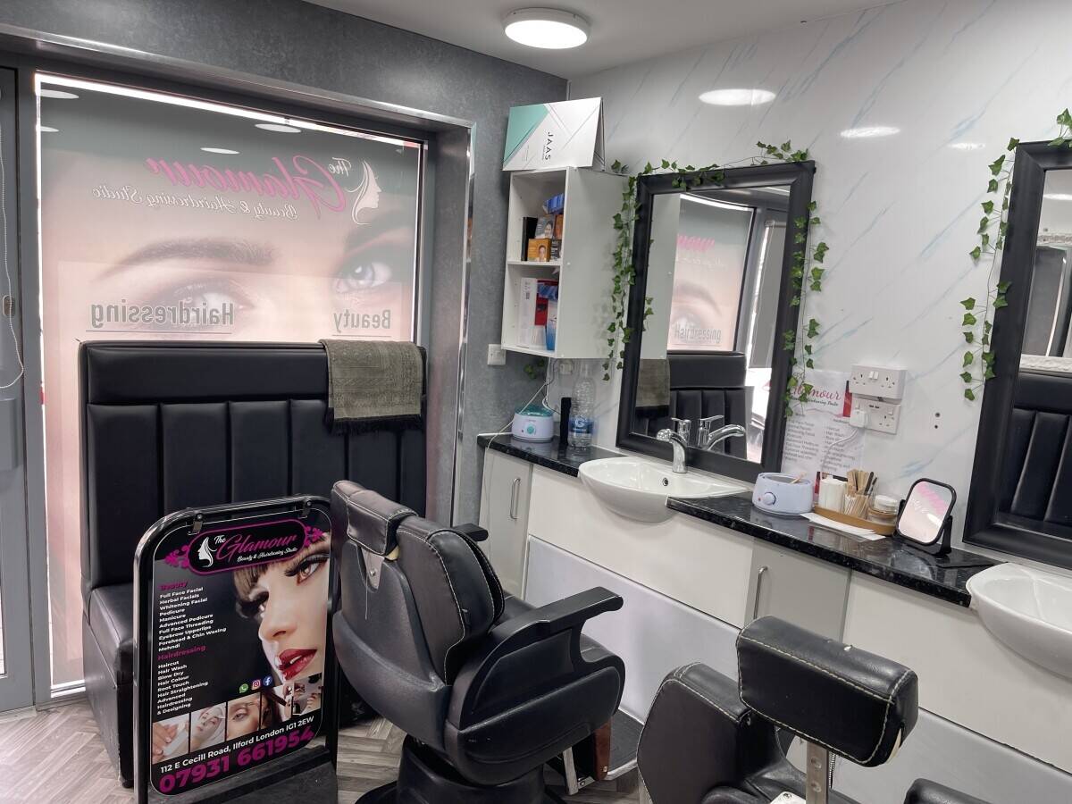 Beauty Saloon on Ilford lane , fully running and furnished, very cheap on rent and cheap premium