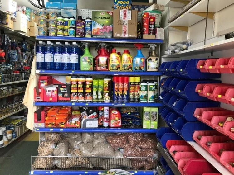Hardware store with accommodation  for sale Photo 3