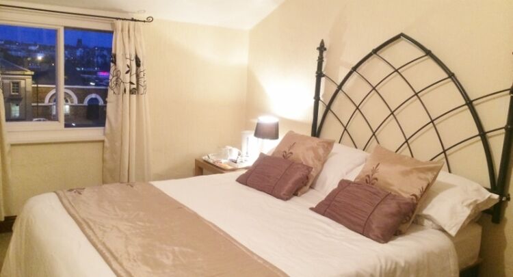 Superb Freehold Guest House and Self Catering Apartments