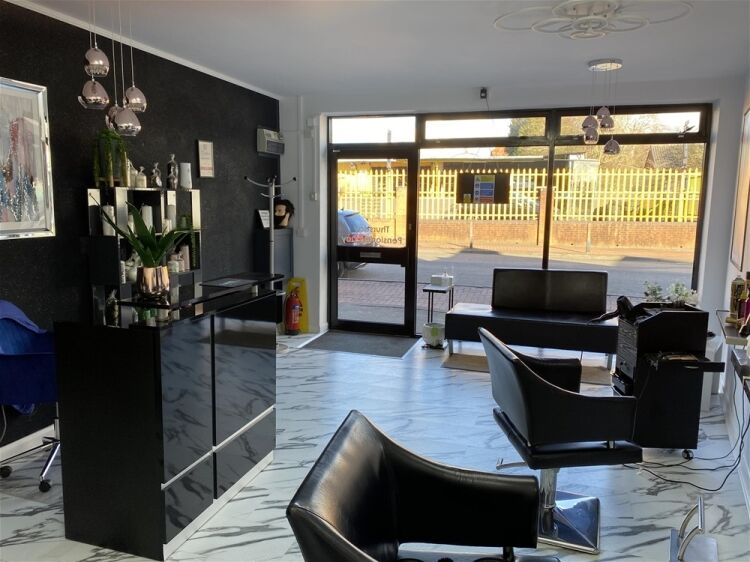 A POPULAR UNISEX SALON
