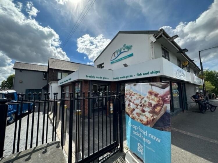 Leasehold Fish & Chip & Pizza Takeaway Located In Nuneaton Photo 3