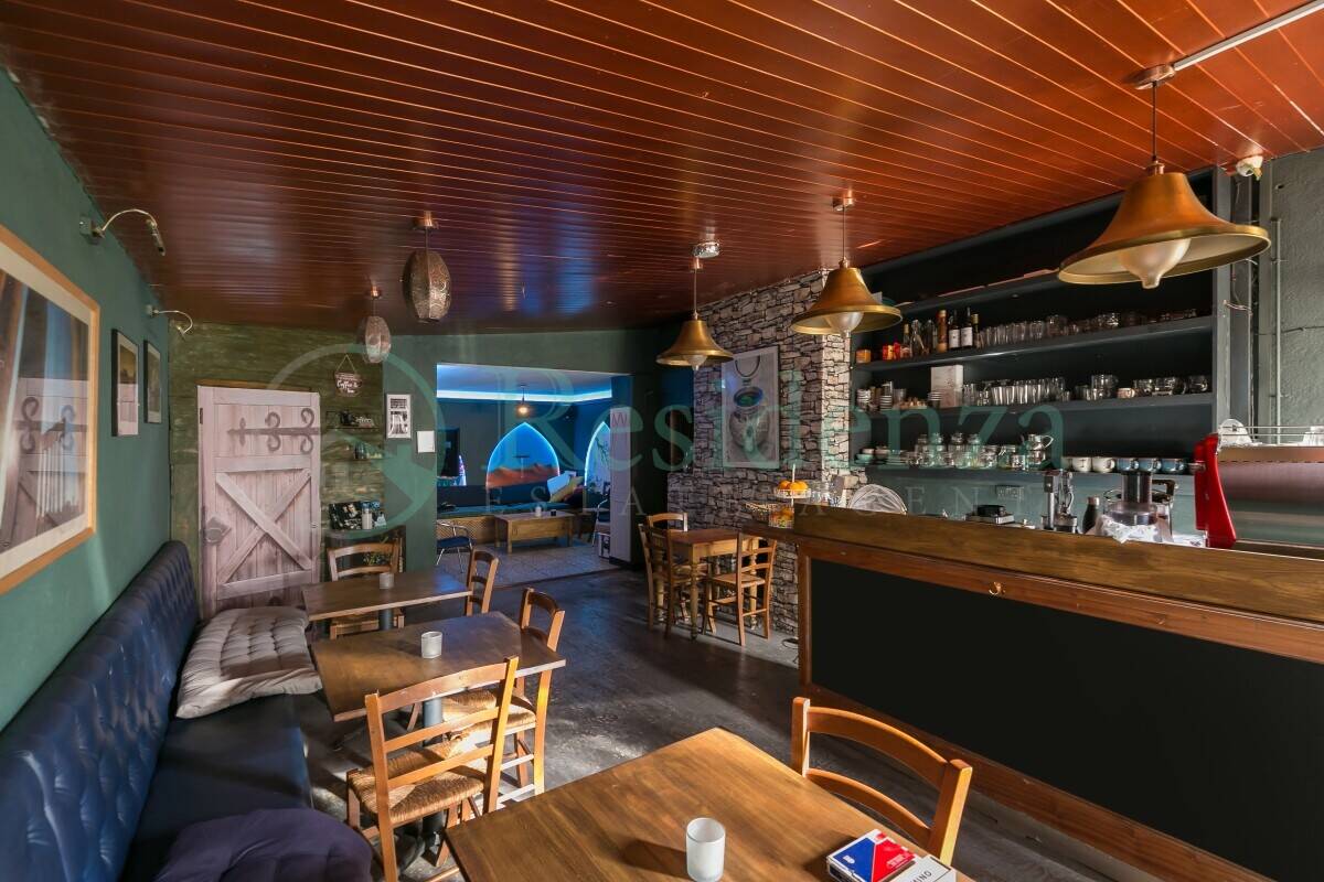 Class E premises client trading as ‘Fourteen’ a neighbourhood restaurant and bar, to be sold by way of premium.