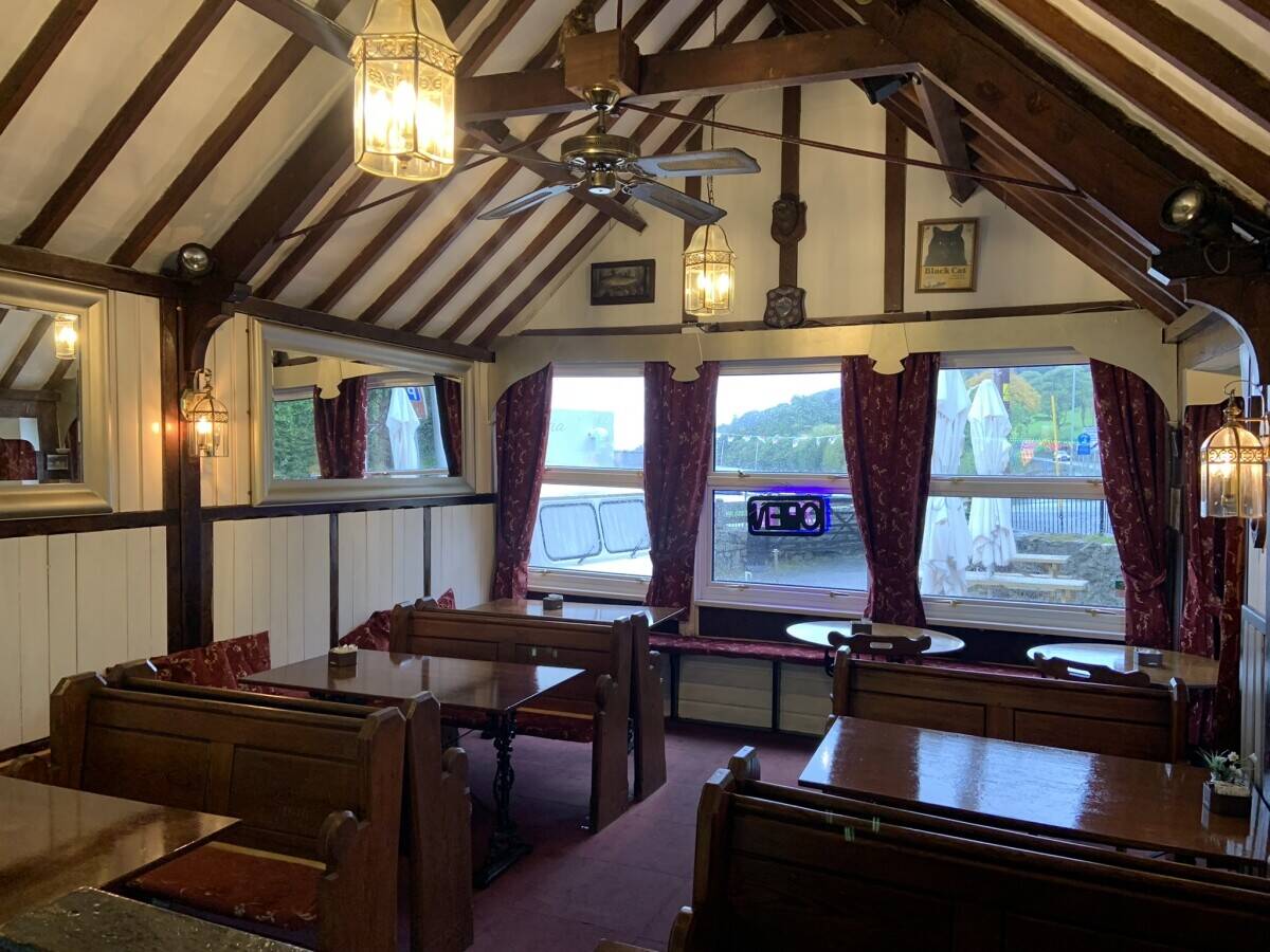 EXCEPTIONAL FREEHOLD BUSINESS OPPORTUNITY ON THE SHORES OF BALA LAKE, SNOWDONIA, NORTH WALES Photo 3