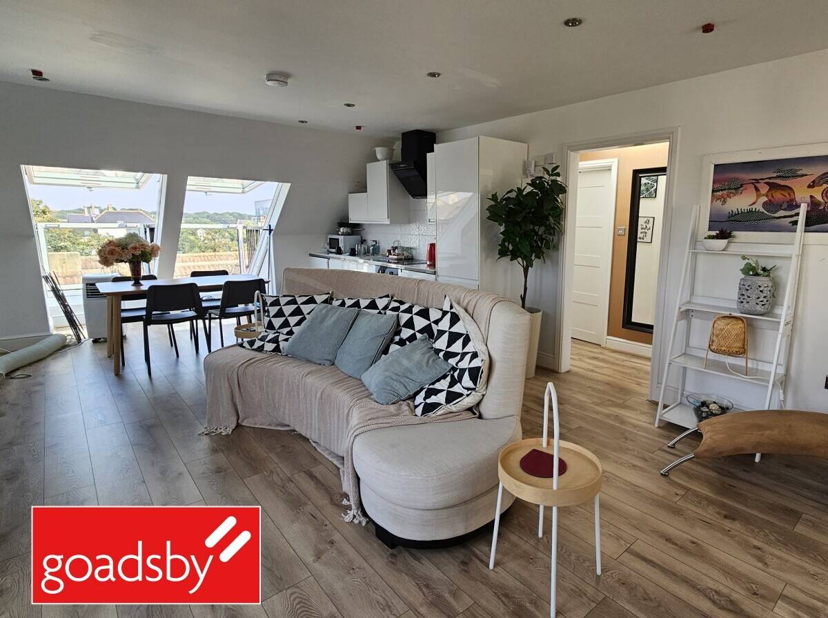 Established Airbnb Business Convenient Beach & Conference Centre