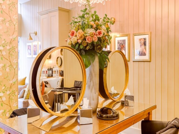 Highly rated hair salon for sale Photo 3