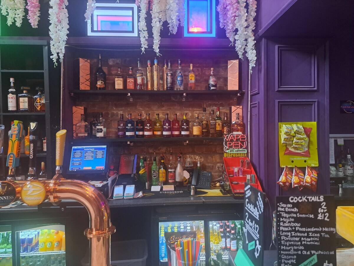 Live Music Bar & Restaurant Venue 