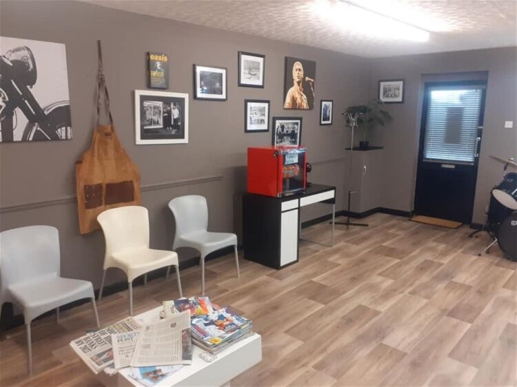 A TRADITIONAL AND MODERN BARBERSHOP BUSINESS