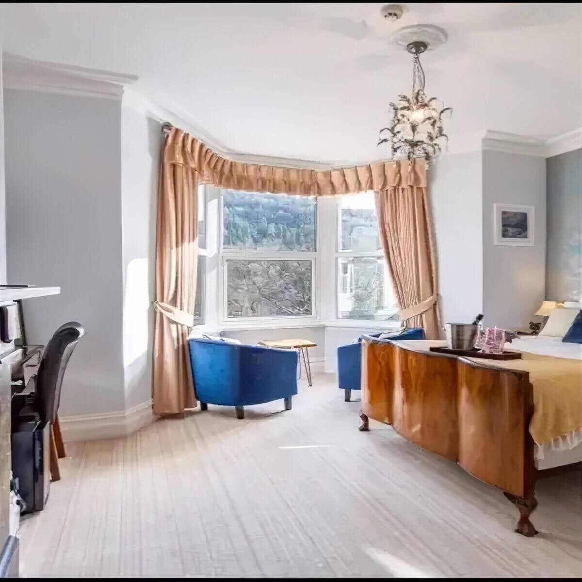 Enchanted  Guest House in Snowdonia for sale