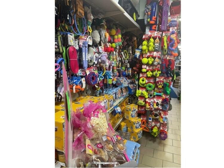 Extremely well established Pet Shop for sale