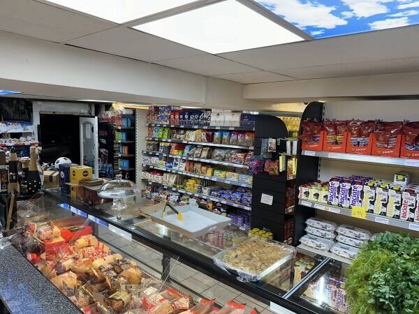 Off-license and grocery shop for sale in Worcester