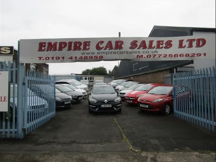 DEALERSHIP FOR USED VEHICLES Photo 3
