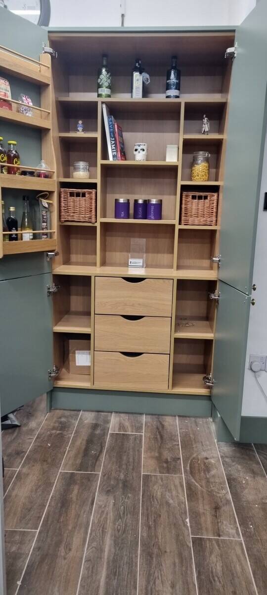 Kitchen showroom for sale in Whitby, Ellesmere port, Cheshire