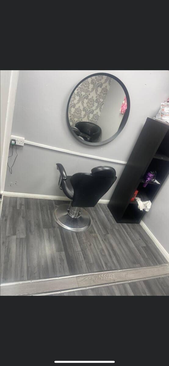 Beauty sunbed salon for sale in Sheffield Photo 3