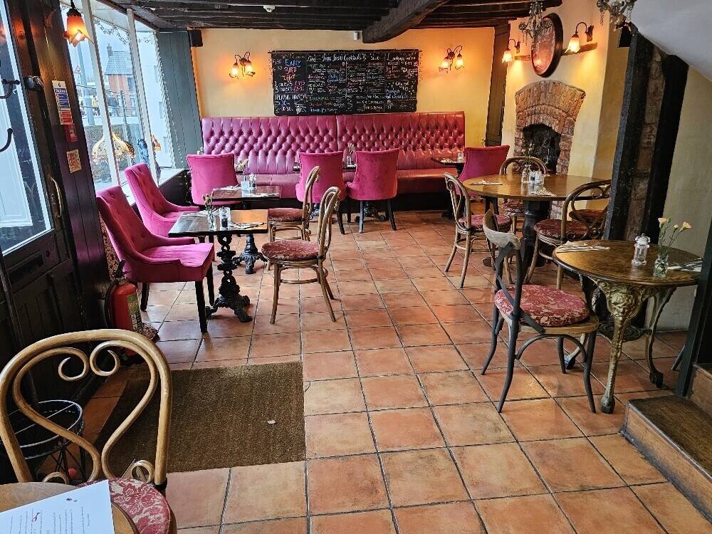 Profitable and Well Presented 40+ Cover Licensed Bistro and Restaurant In A Devon Town