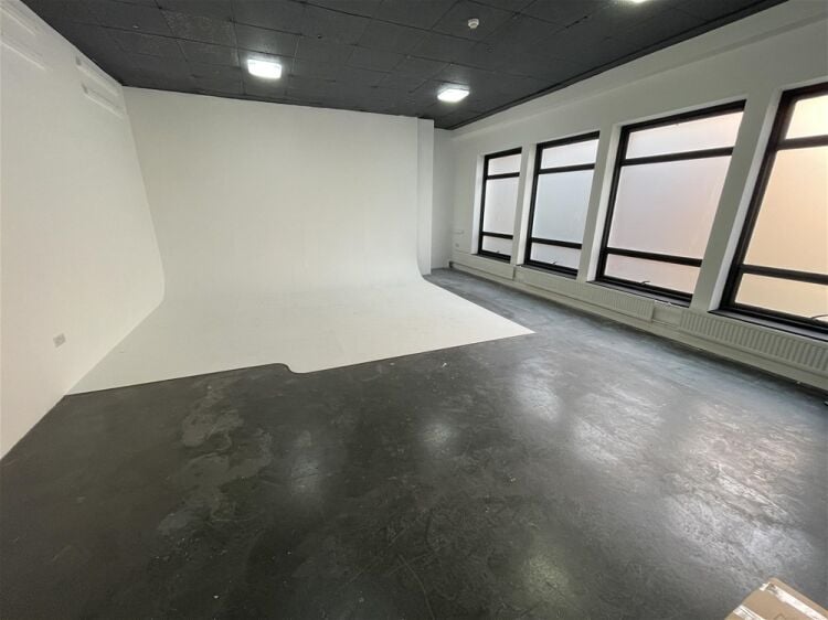 Offices and Business Units To Let For Sale in Newton Abbot