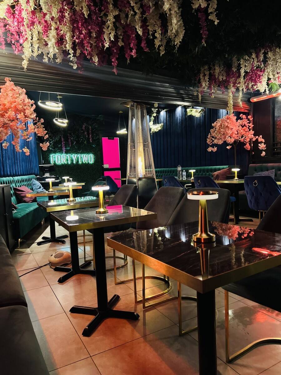Restaurant and lounge for sale London