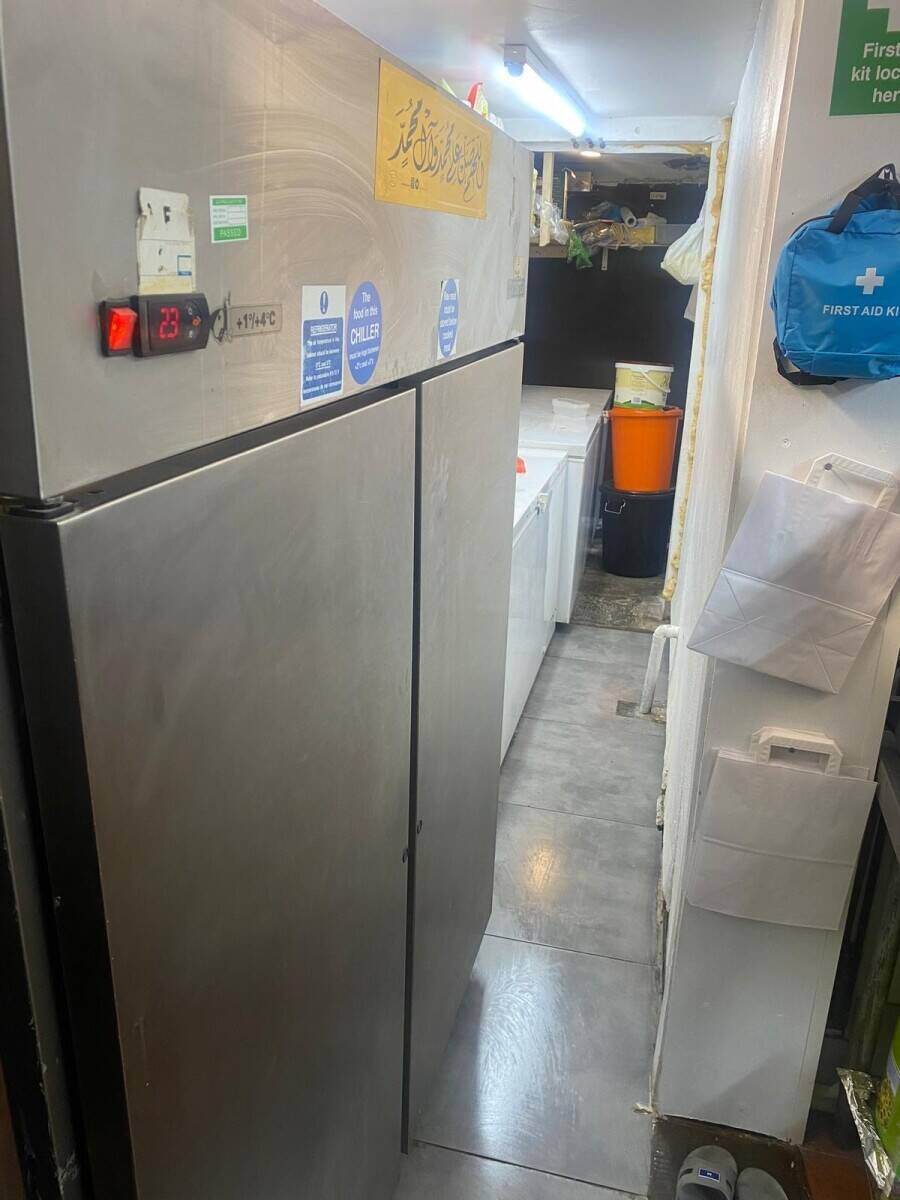Fully furnished restaurant for sale 