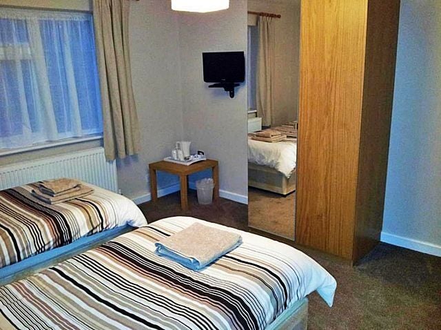 Detached Bunglow Guest House for Sale Photo 3